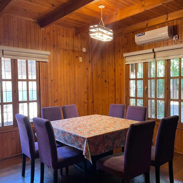 Amplia casa familiar - Three-Bedroom House - 11