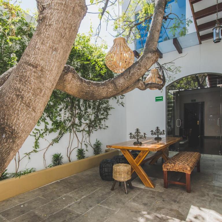 COSIJOPI · Spacious Colonial Home with Terrace - Casa - 2