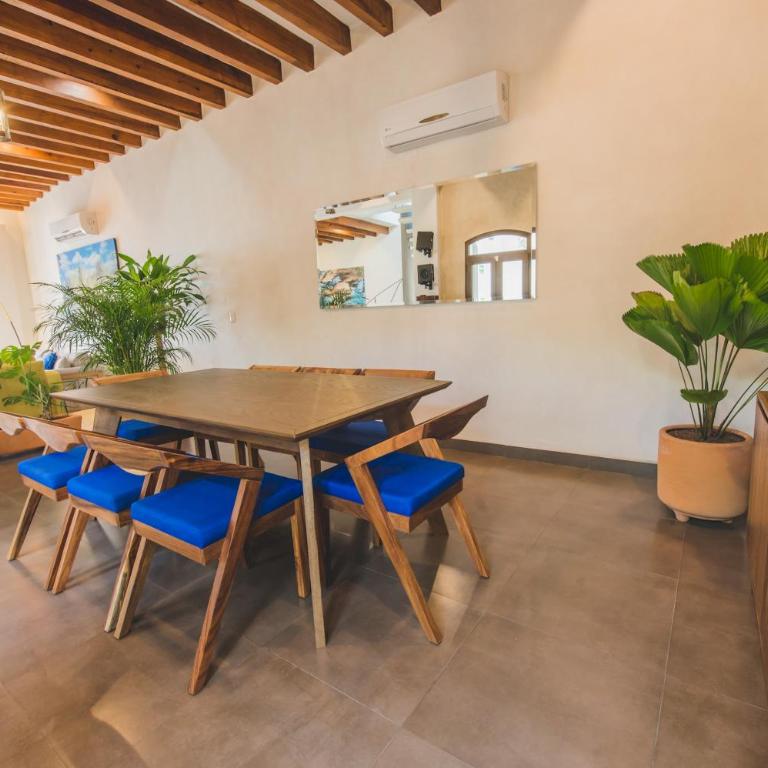 COSIJOPI · Spacious Colonial Home with Terrace - Casa - 9