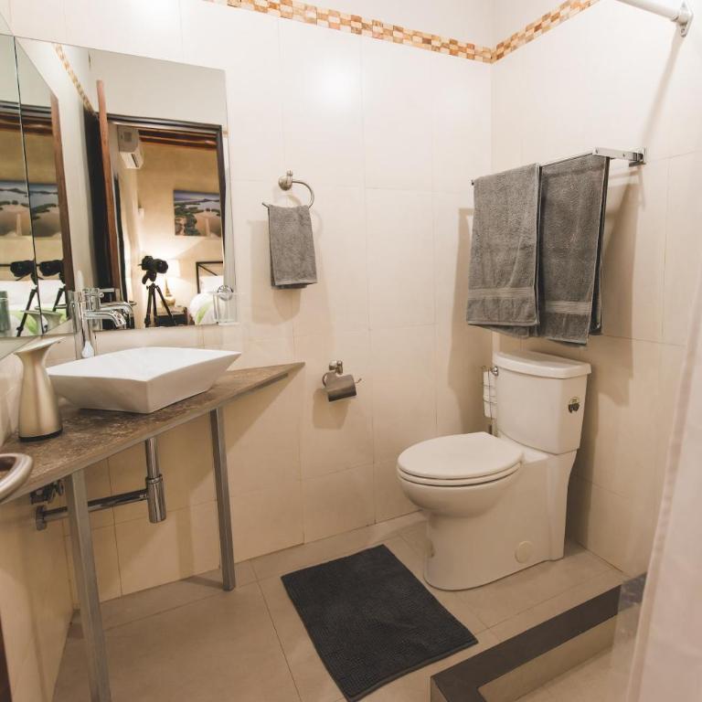 COSIJOPI · Spacious Colonial Home with Terrace - Casa - 36