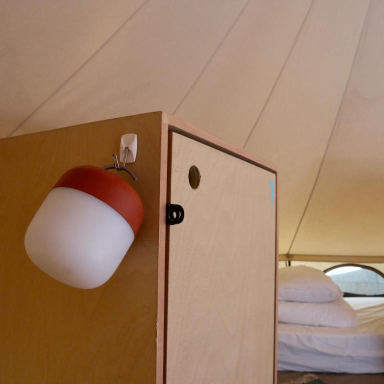 Whale Tales Hostel - Bed in 4-Bed Mixed Dormitory Room - 7