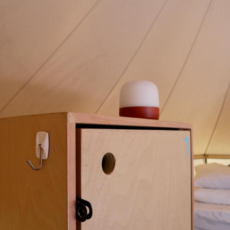 Whale Tales Hostel - Bed in 4-Bed Mixed Dormitory Room - 8