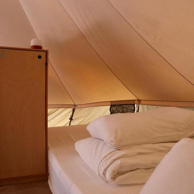 Whale Tales Hostel - Bed in 4-Bed Mixed Dormitory Room - 11