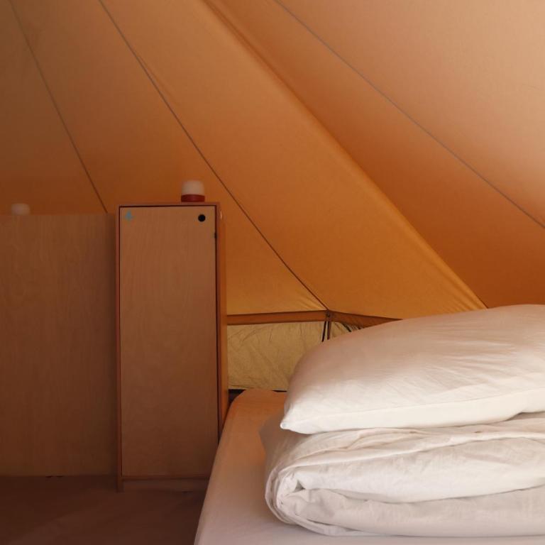 Whale Tales Hostel - Bed in 4-Bed Mixed Dormitory Room - 13