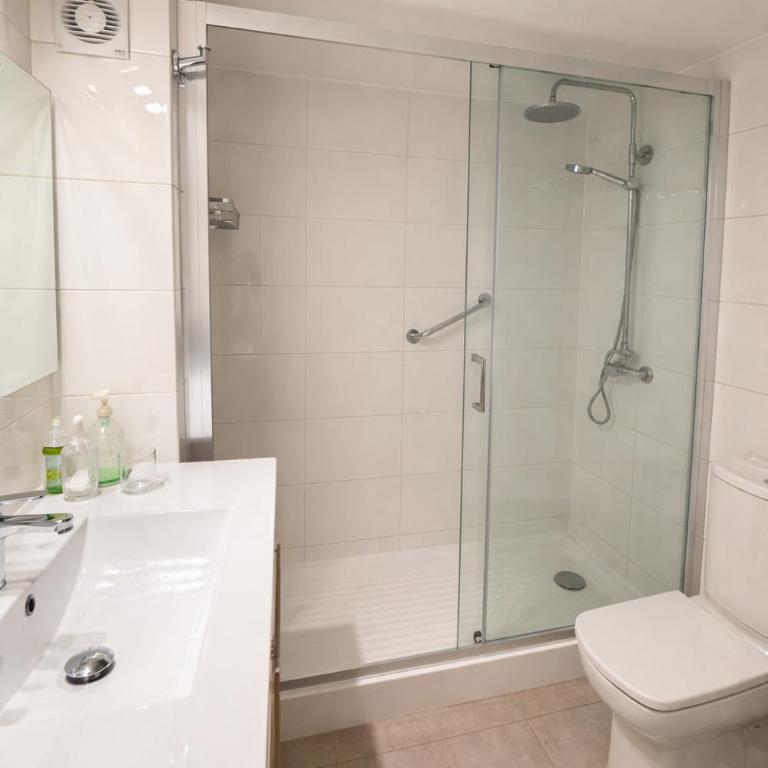 Las Condes familiar Deluxe - Three-Bedroom Apartment - 4