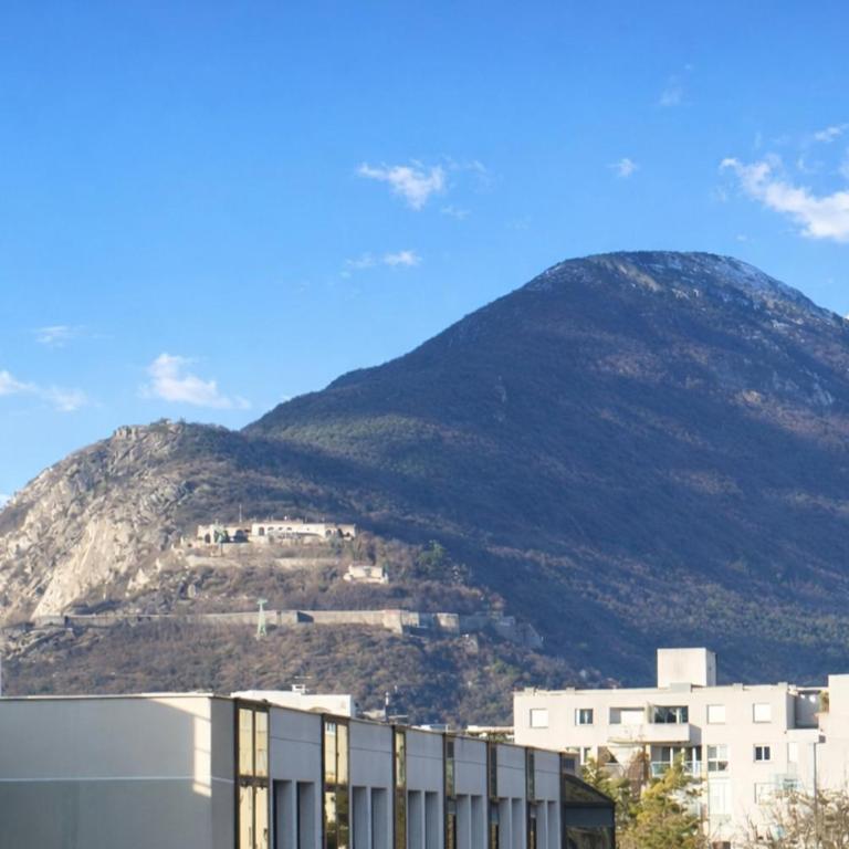 3 Chambres Elégant et Lumineux - Appartement - 28