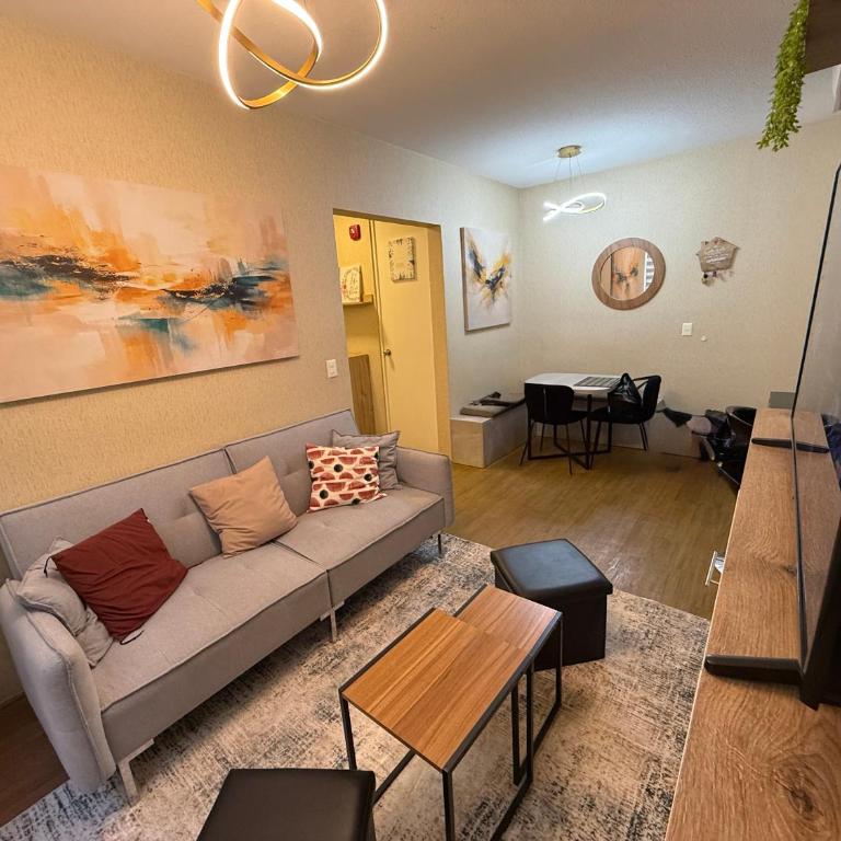 Depa con Aire Acondicionado - Ejecutivos o Parejas - Muy Cerca a Real Plaza - Apartamento de 1 dormitorio - 2