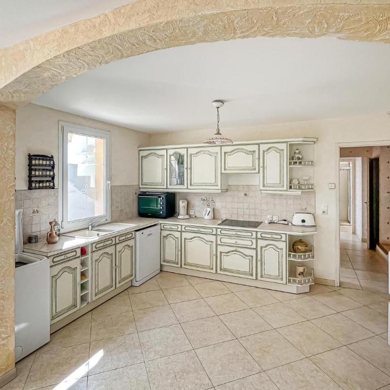 Awesome Home In Cavalaire - Maison 3 Chambres - 3