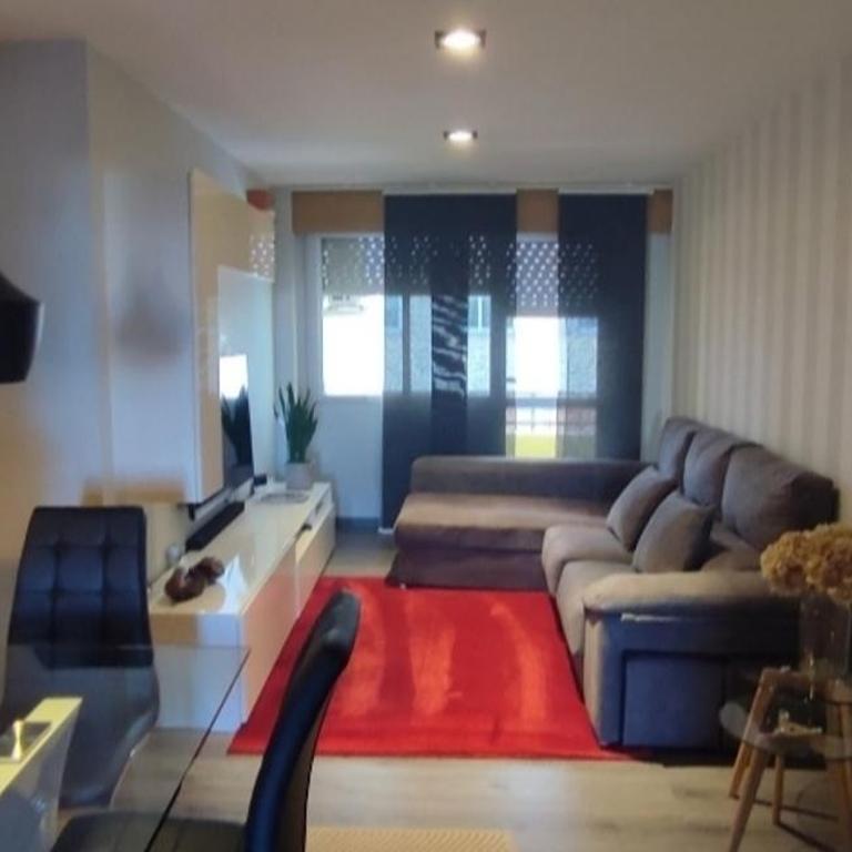 Apartamento en el Grove - Two-Bedroom Apartment - 1