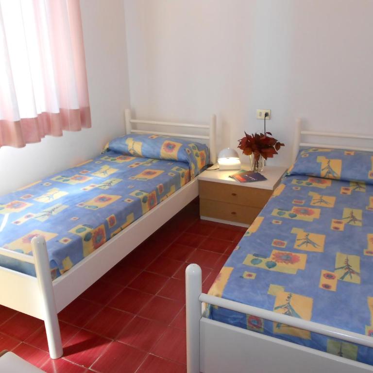Appartamenti Vacanza Albatros - Appartamento Standard con 2 Camere da Letto - Via Julia, 3/5 - 8