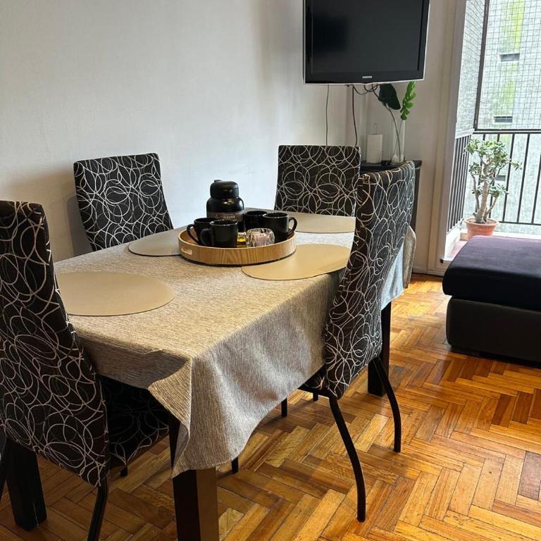 Depto en el corazón de Recoleta - Apartamento de 2 dormitorios - 4