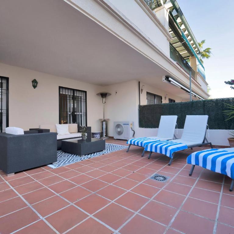Apartamento con enorme terraza en complejo con piscina en Nueva Andalucía - Lorcrimar - Two-Bedroom Apartment - 4