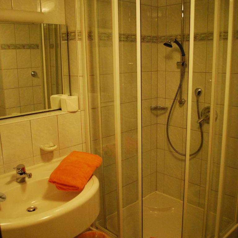 Alpengasthof Götschenalm - Dreibettzimmer - 8