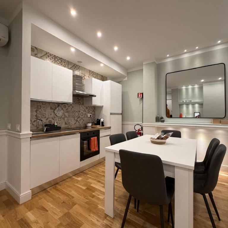 Residenza Claudia - Appartamento con 2 Camere da Letto e Balcone - 3