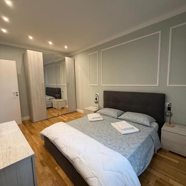 Residenza Claudia - Appartamento con 2 Camere da Letto e Balcone - 5