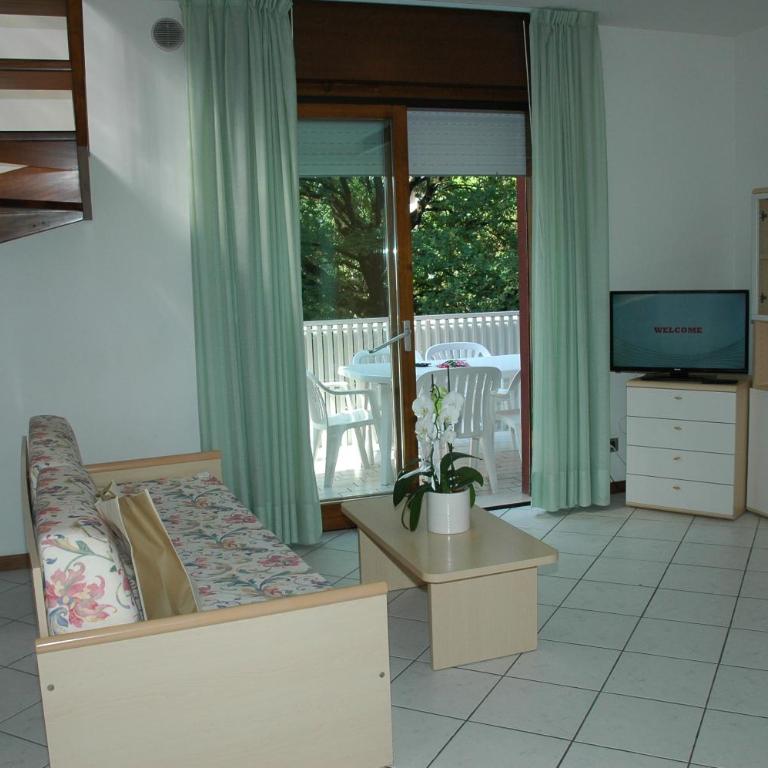 Appartamenti Vacanza Albatros - Appartamento Superior con 3 Camere da Letto - Via Julia, 3/5 - 10