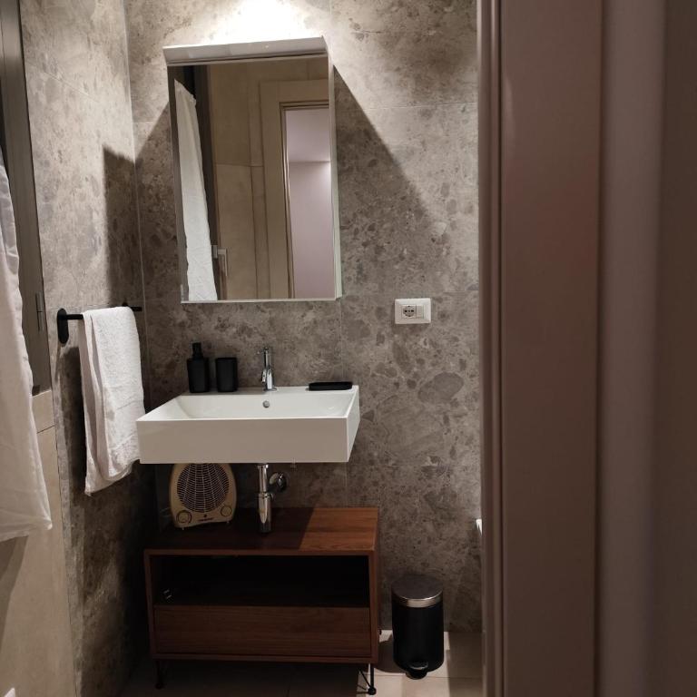 A Casa Di Ge - One-Bedroom Loft Apartment with Balcony - 7