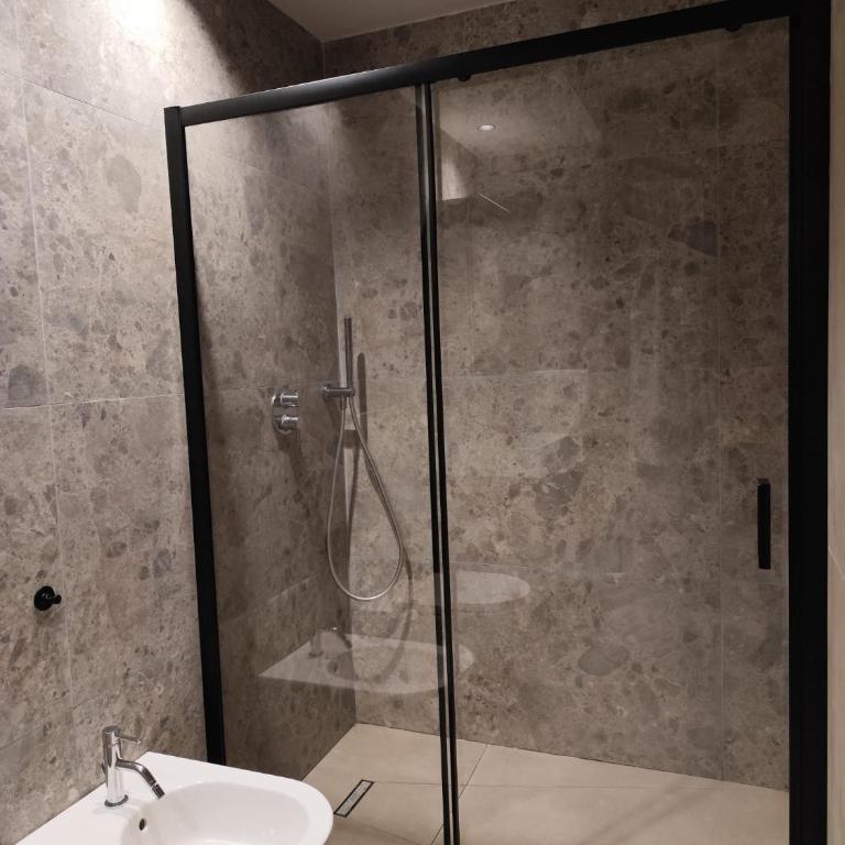 A Casa Di Ge - One-Bedroom Loft Apartment with Balcony - 6