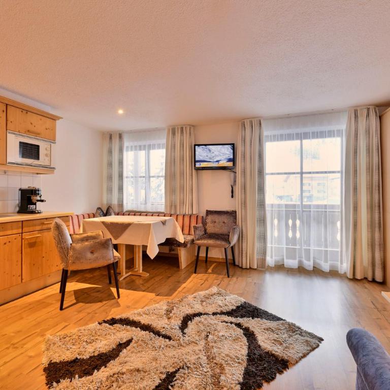 Pension Regina - Apartment mit 2 Schlafzimmern und Balkon - 3