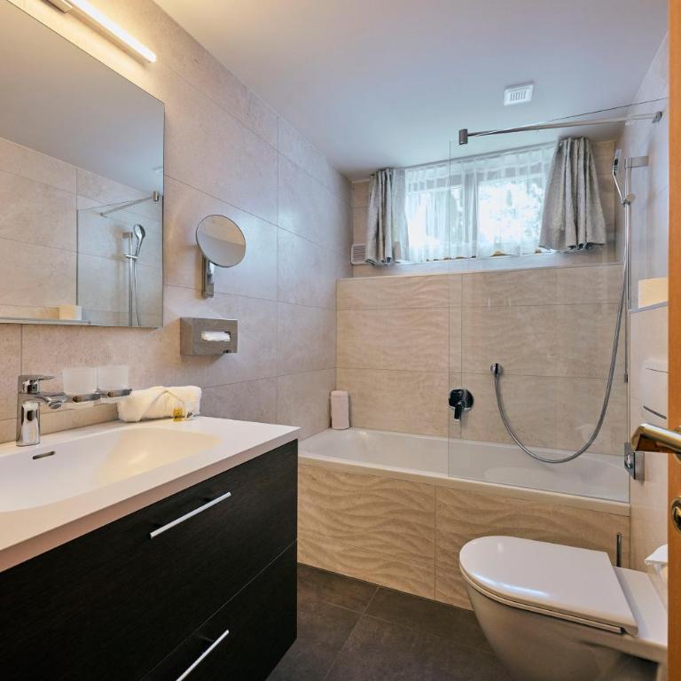 Pension Regina - Apartment mit 2 Schlafzimmern und Balkon - 11