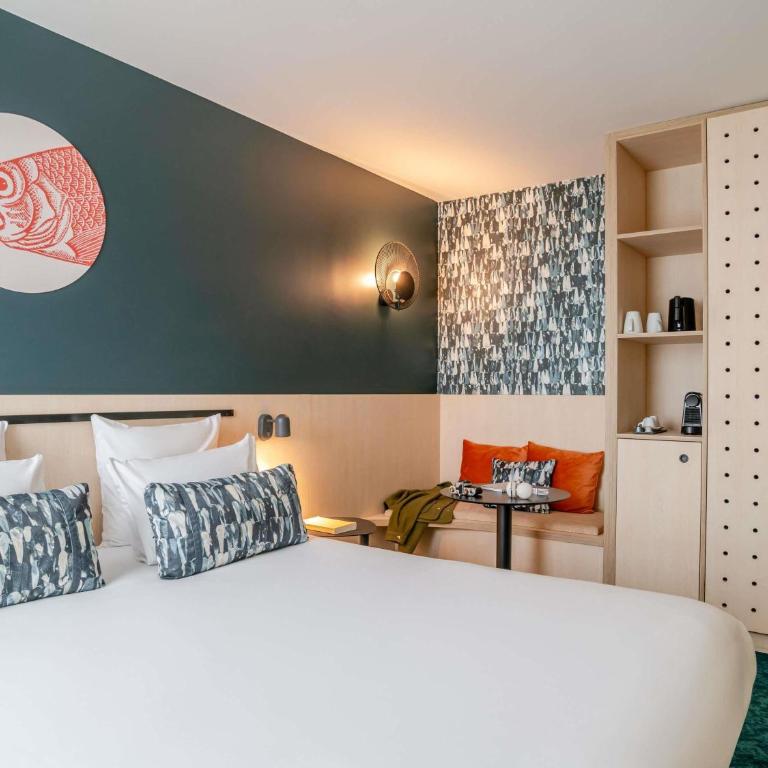ibis Styles Bordeaux Lac Bruges - Chambre Comfort - Lit Double Double et Canapé Simple - Vue sur Lac - 1