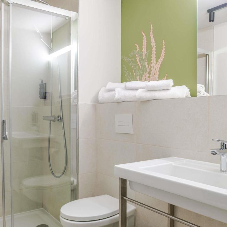 ibis Styles Bordeaux Lac Bruges - Chambre Comfort - Lit Double Double et Canapé Simple - Vue sur Lac - 3