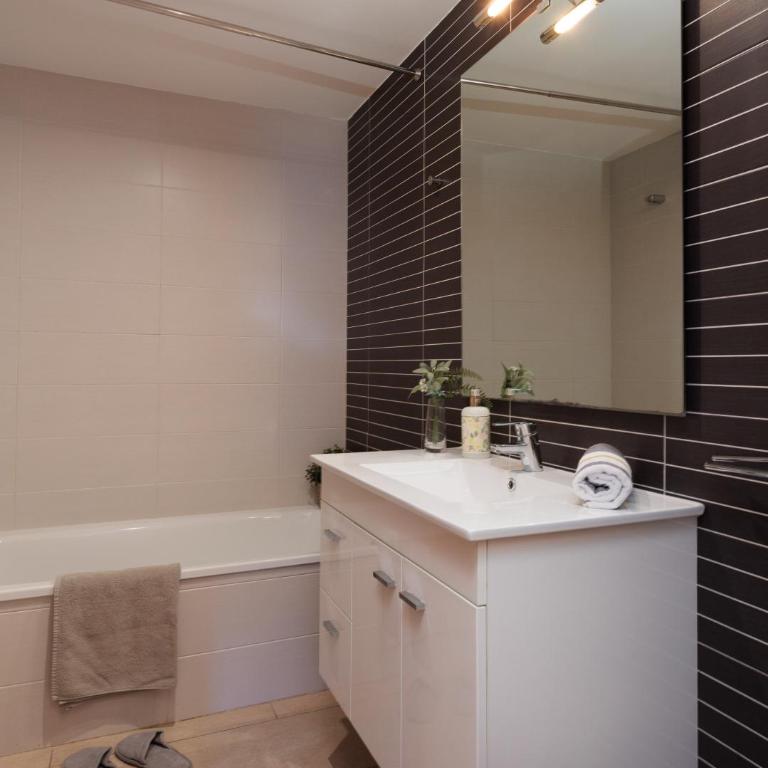 Lets Holidays Mediterranean apartment 3 minutes to the beach 2 - Apartamento de 3 dormitorios - 12