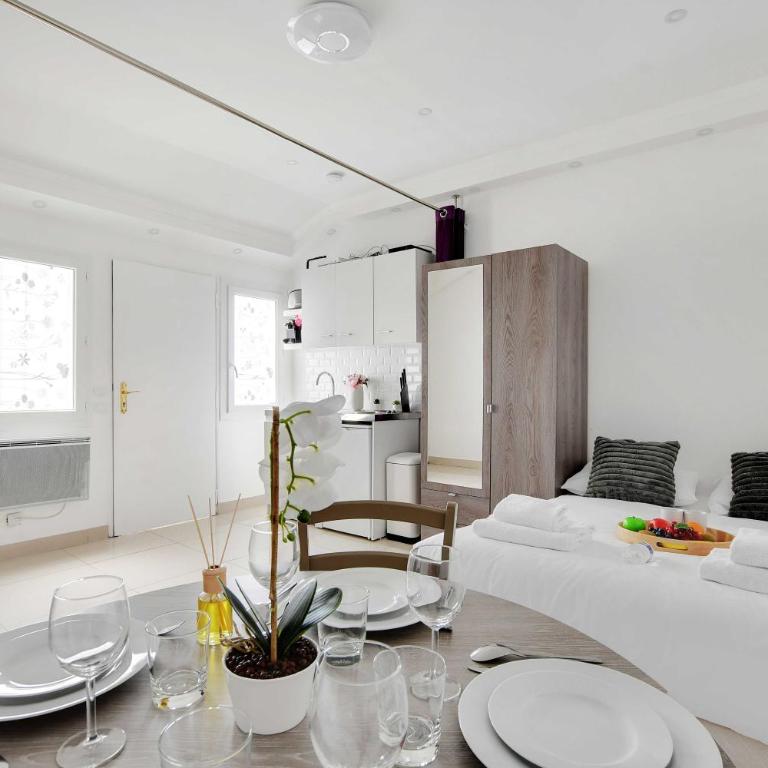 Charming Studio for 2 – Near Voltaire & 11th Arr Town Hall, Paris - Apartment - 11