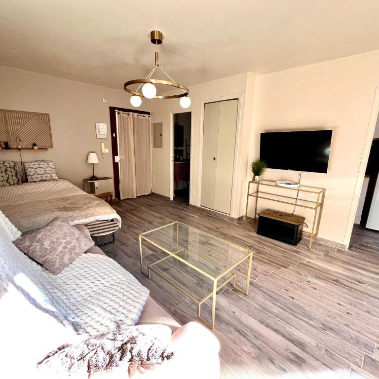 Sanary centre charmant studio 28m2 avec jardin parking privé - Apartment mit 1 Schlafzimmer - 8