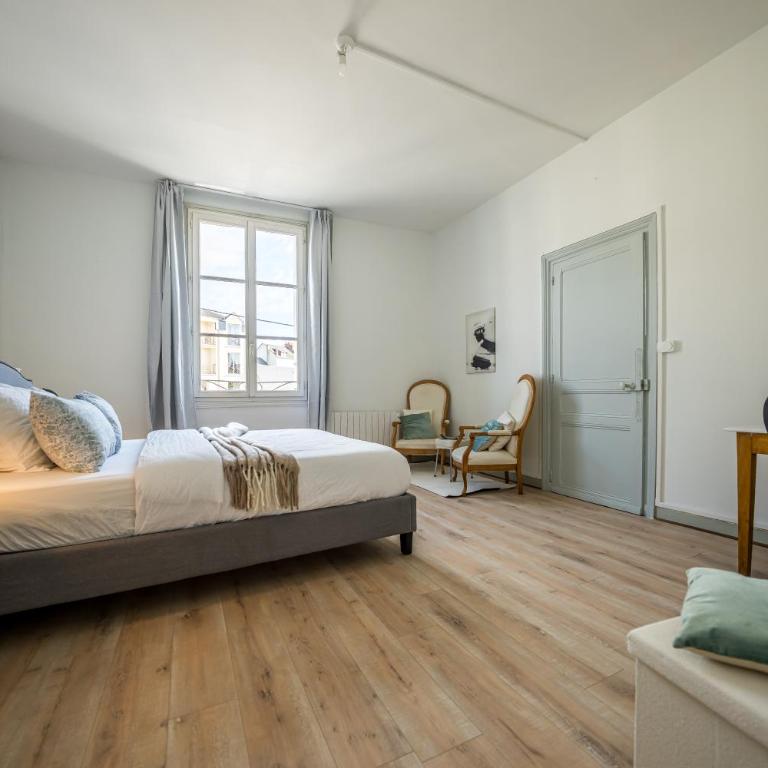 Le Nid Saumurois 2min du Centre ville Parking & Wifi gratuit - Appartement 2 Chambres - 8