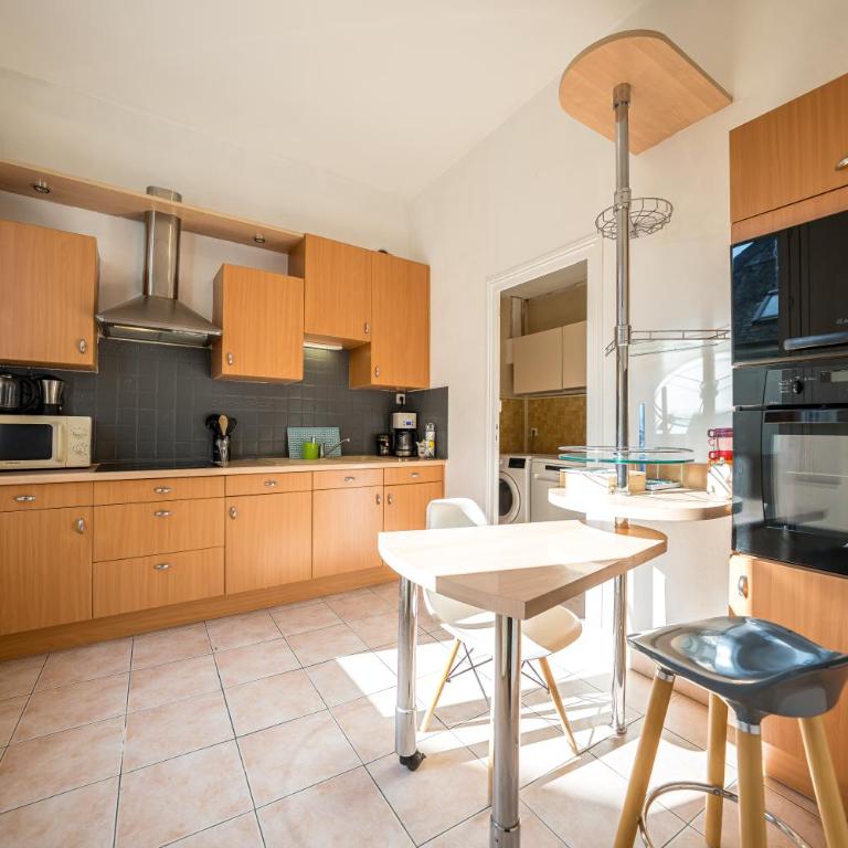 Le Nid Saumurois 2min du Centre ville Parking & Wifi gratuit - Appartement 2 Chambres - 3