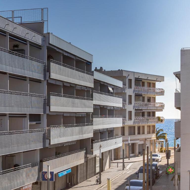 Lets Holidays NICE APARTMENT NEAR BEACH TOSSA - Apartamento de 3 dormitorios - 7