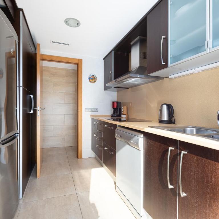 Lets Holidays NICE APARTMENT NEAR BEACH TOSSA - Apartamento de 3 dormitorios - 10