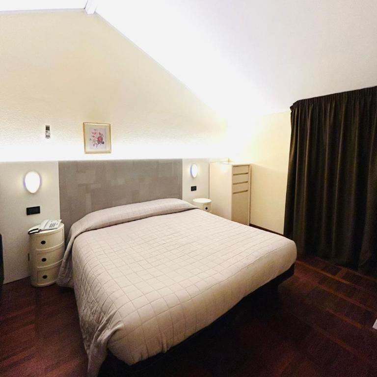 Hotel Milano - Camera Tripla Standard - 12