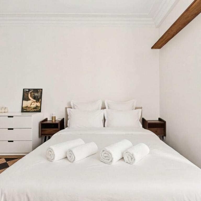 Lovely 2BR flat 10 min to Montmartre & Pigalle - Apartamento de 2 dormitorios - 3
