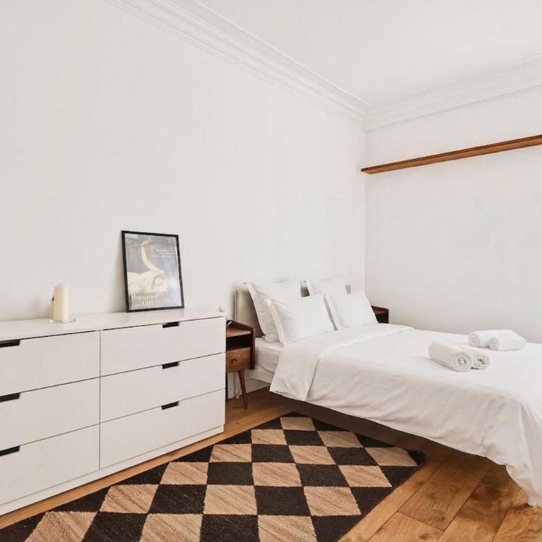 Lovely 2BR flat 10 min to Montmartre & Pigalle - Apartamento de 2 dormitorios - 10