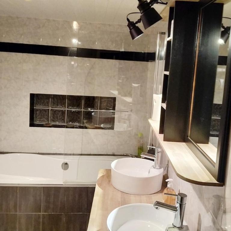 Maison avec jardinet terrasse centre ville Nancy - Appartement 1 Chambre - 6