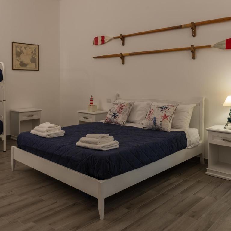B&B Rotta Mediterranea - Camera Quadrupla con Bagno Privato - 4
