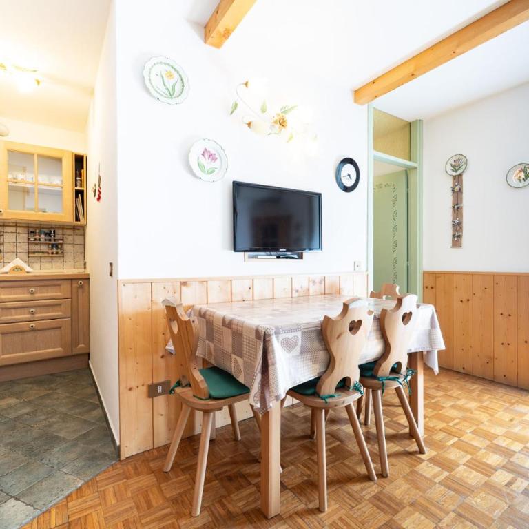 Cesa Blanc - Appartamento con 2 Camere da Letto e Balcone - 1