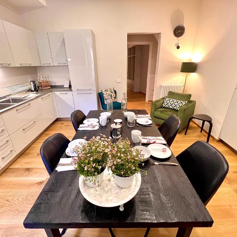 Courtyard 23 - Two-Bedroom Apartment - 15