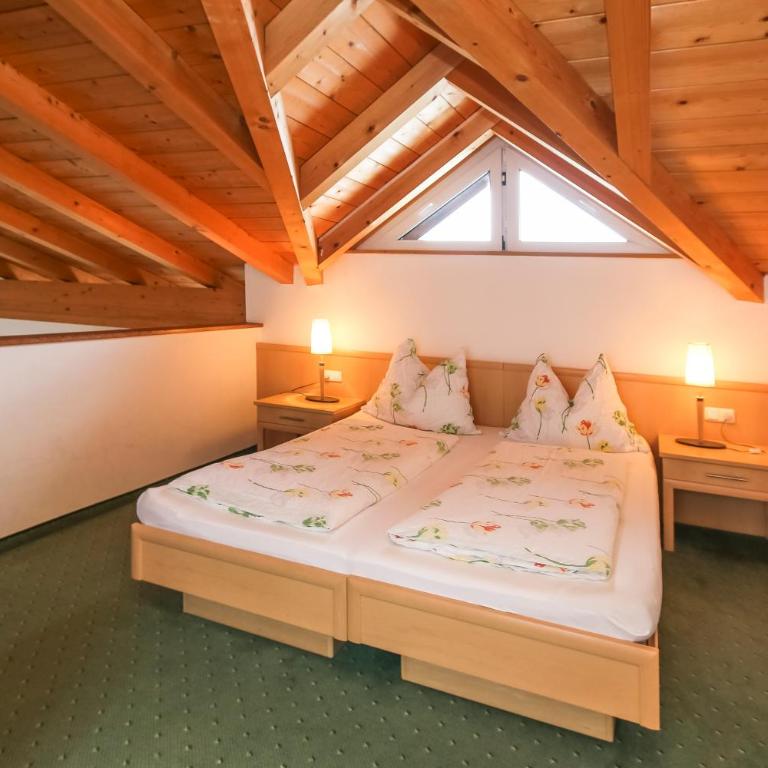 Alpenhotel Tauernstüberl - Suite mit 2 Schlafzimmern und Balkon - 5