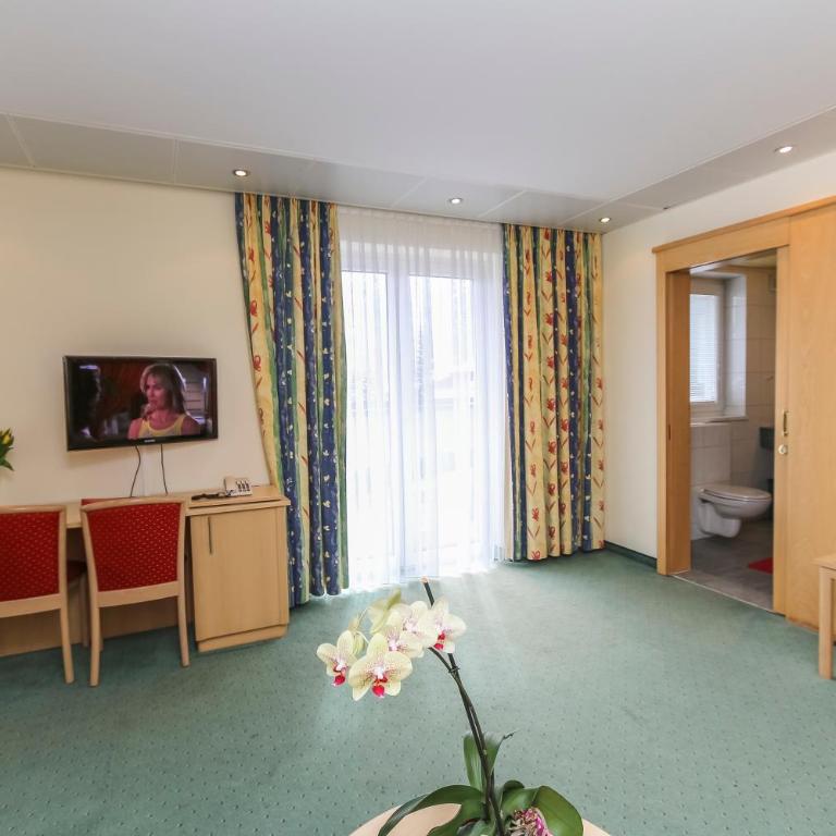 Alpenhotel Tauernstüberl - Vierbettzimmer - 6