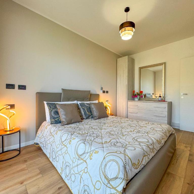 Spa Stella Lario - Four-Bedroom House - 40