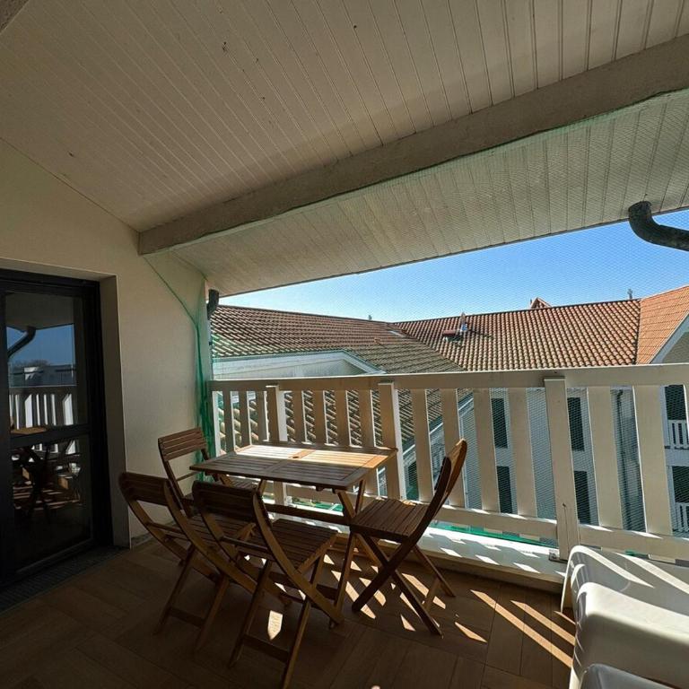 T2 Du Parc - One-Bedroom Apartment - 7