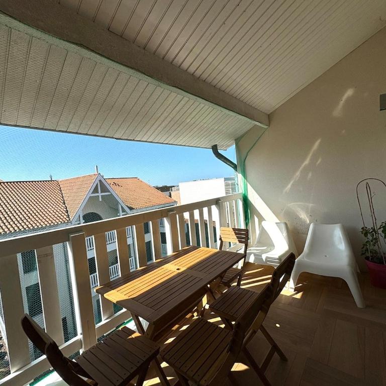 T2 Du Parc - One-Bedroom Apartment - 1