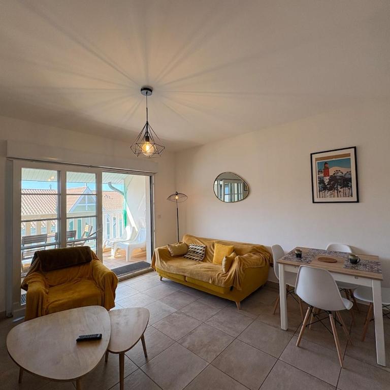 T2 Du Parc - One-Bedroom Apartment - 3