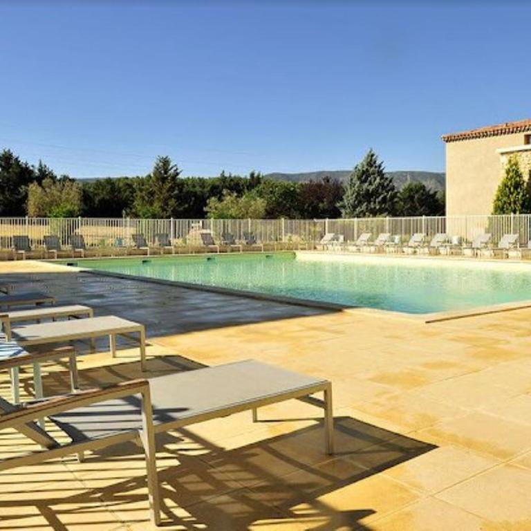 Résidence avec piscine chauffée aux Baumettes - Appartement 2 Chambres - 1