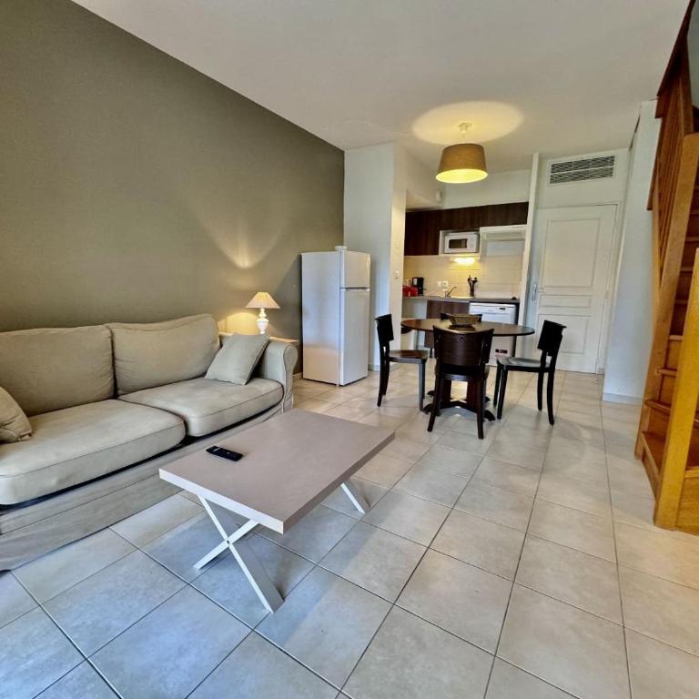 Résidence avec piscine chauffée aux Baumettes - Appartement 2 Chambres - 3
