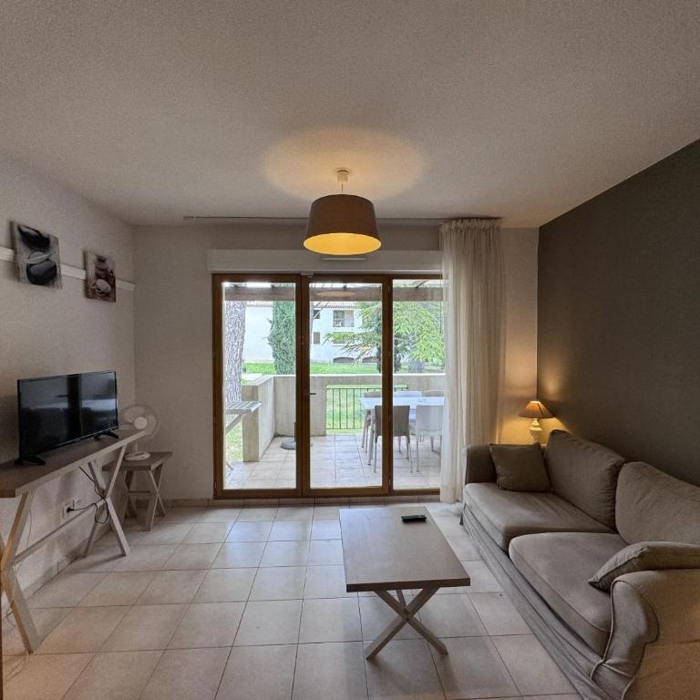 Résidence avec piscine chauffée aux Baumettes - Appartement 2 Chambres - 4