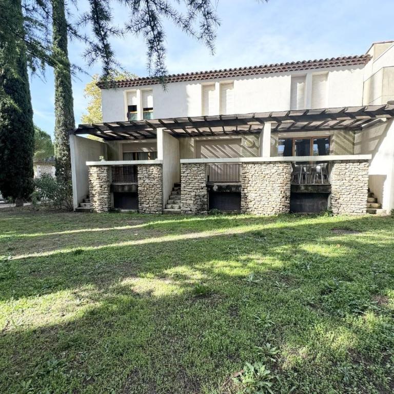 Résidence avec piscine chauffée aux Baumettes - Appartement 2 Chambres - 16